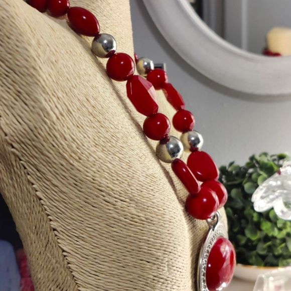 Merlot Statement Necklace - Picture 3 of 10